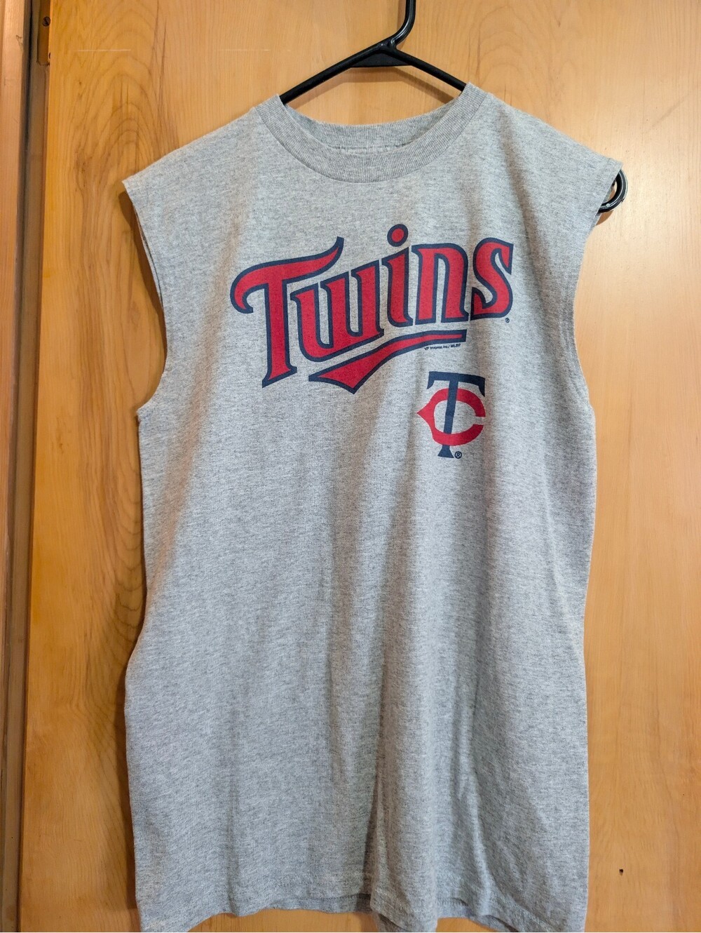 Minnesota Twins Sleeveless T-Shirt Size XL Gray Cotton Polyester Blend
